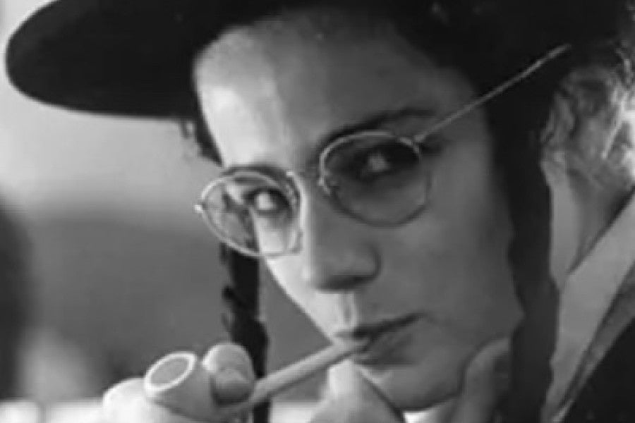 Tovah as Yentl